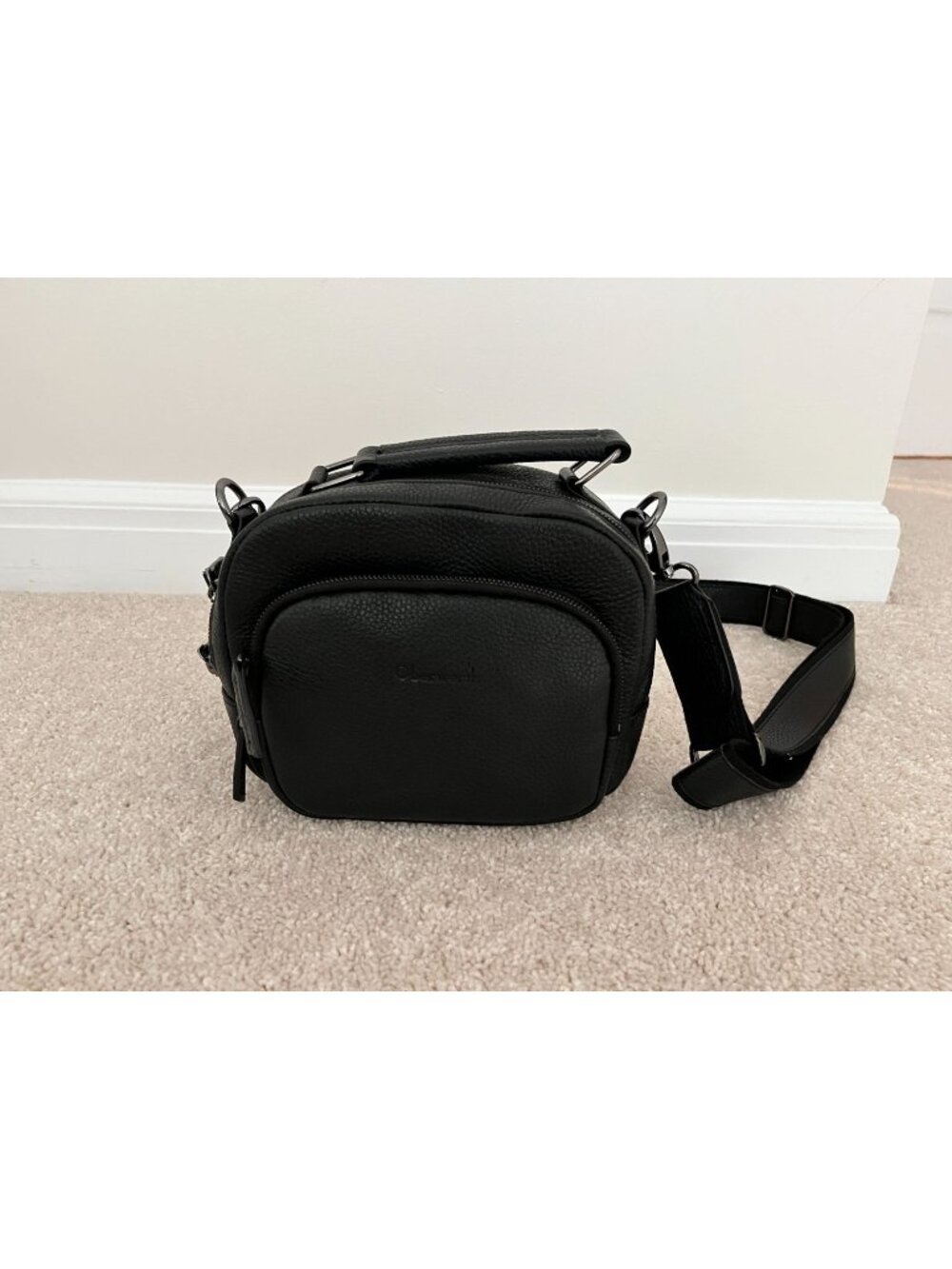 NWOT Oberwerth Ladies Kiki Black Leather Lightweight Camera Crossbody Bag